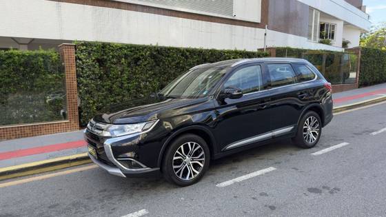 MITSUBISHI OUTLANDER 2.2 4X4 16V DIESEL 4P AUTOMÁTICO